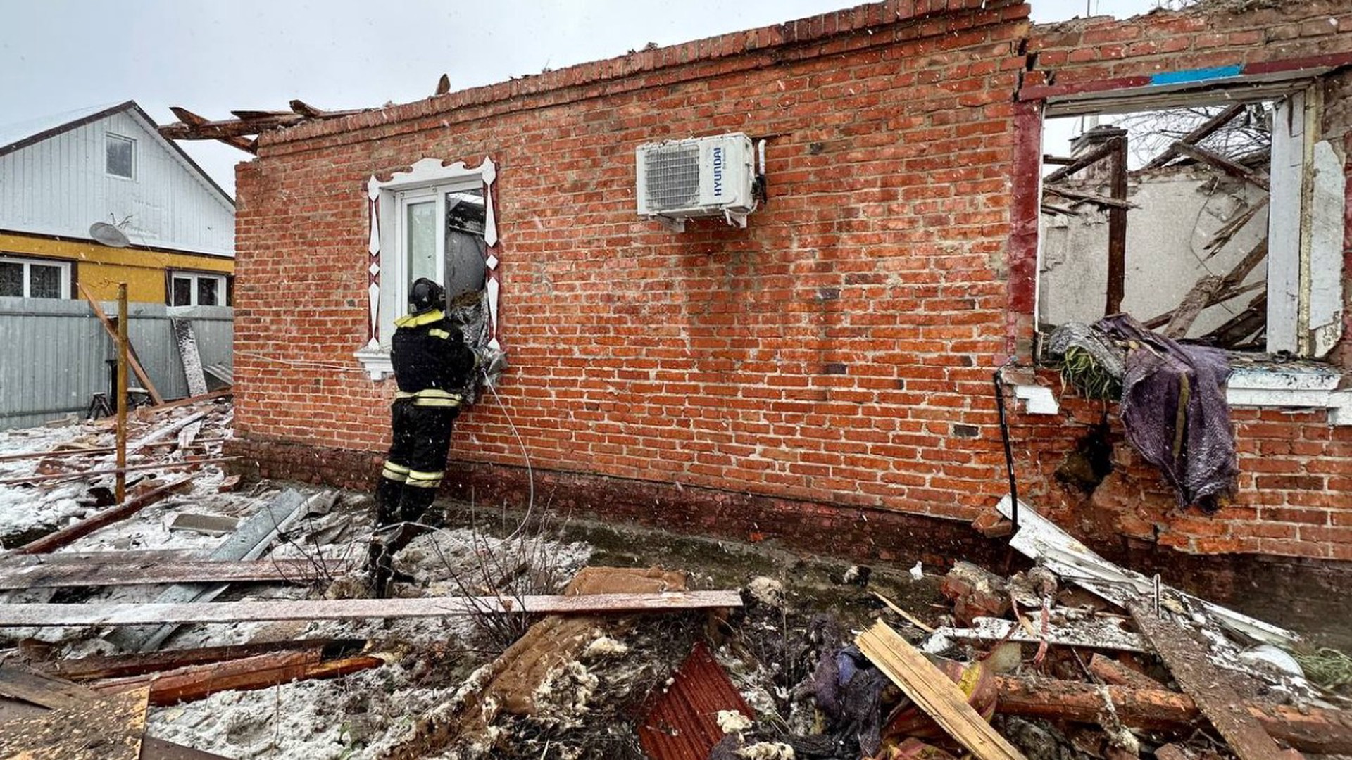 Мирная жительница погибла при обстреле села в Белгородской области