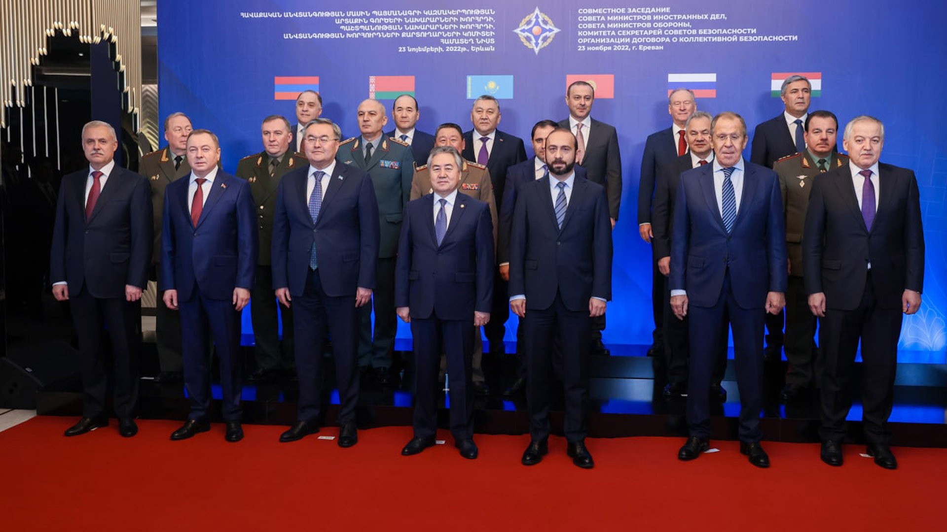 Песков: Россия продолжит работу с Арменией, чтобы прояснить её позицию по ОДКБ