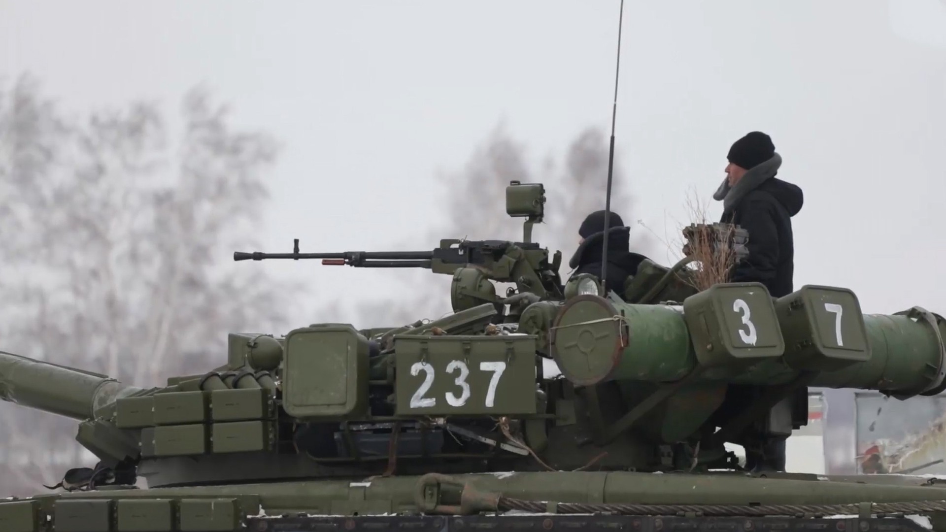 МО: Единственный танк Т-80 БВМ ВС РФ уничтожил укрепрайон ВСУ севернее Работина