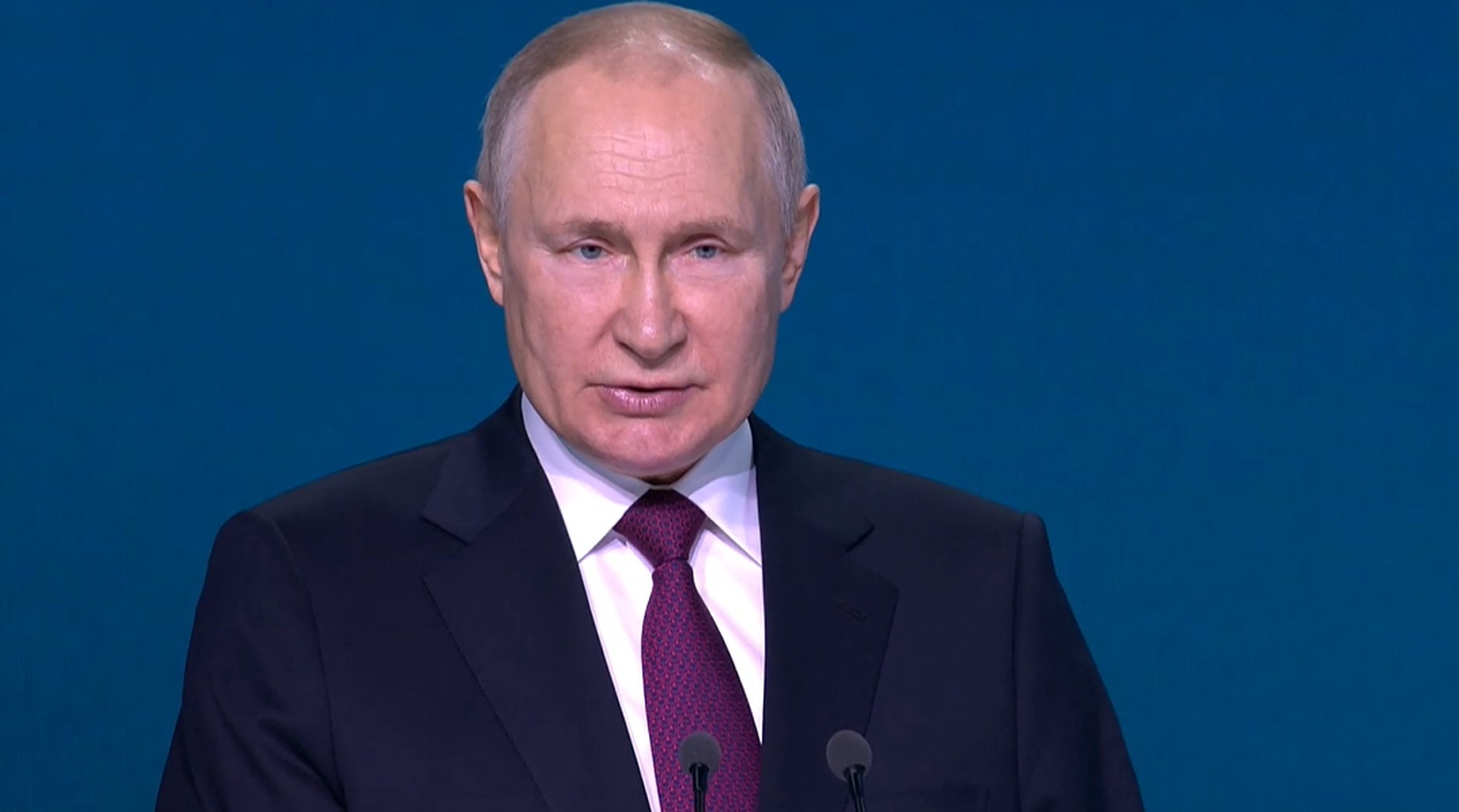 Путин пошутил о дистанции между ним и участниками конференции по ИИ