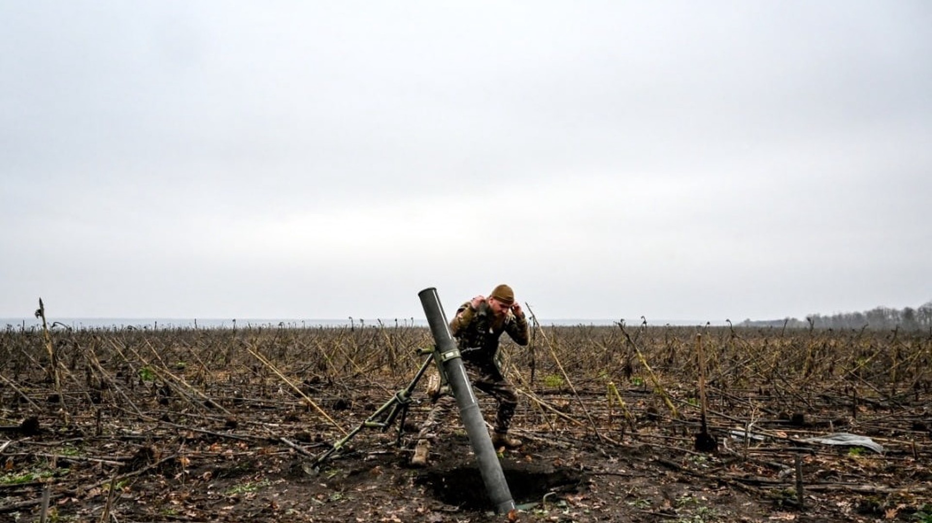 Reuters: окопы украинской армии превратились в болота после обильных дождей