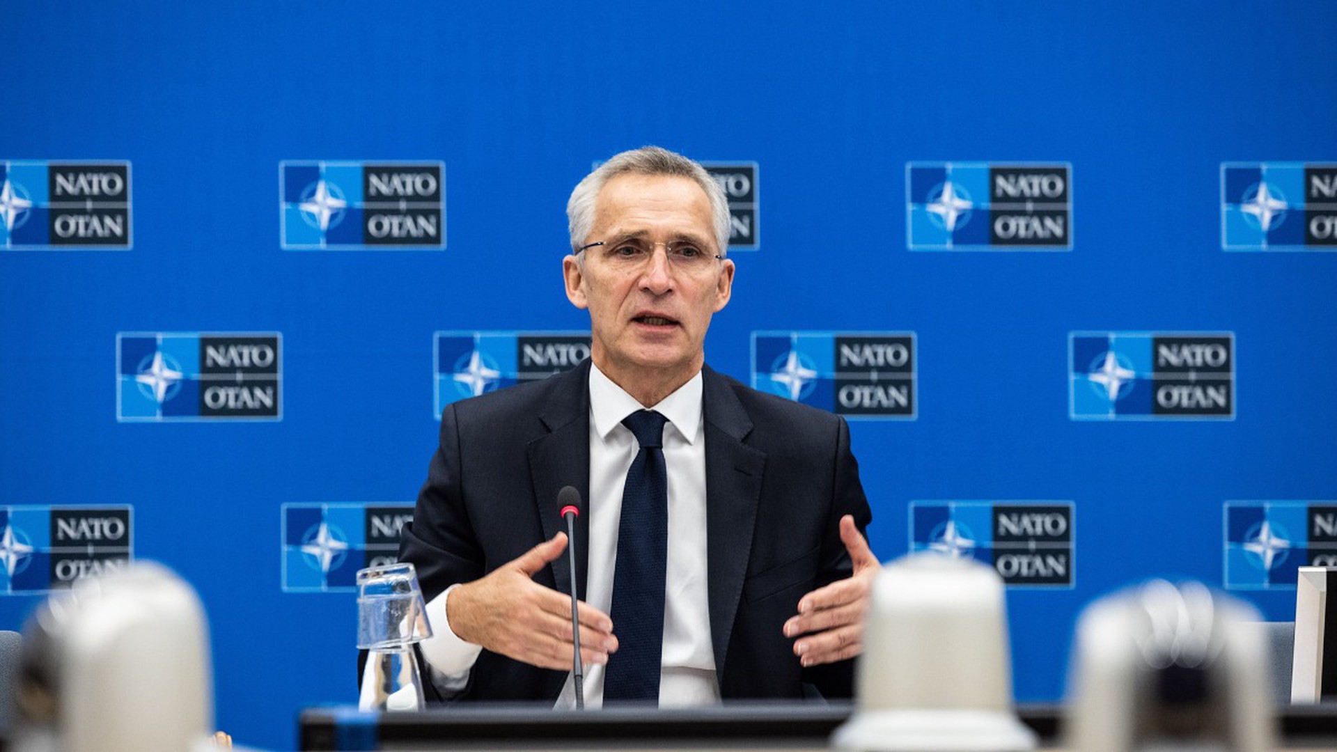 Столтенберг: НАТО сожалеет о решении РФ приостановить участие в ДСНВ