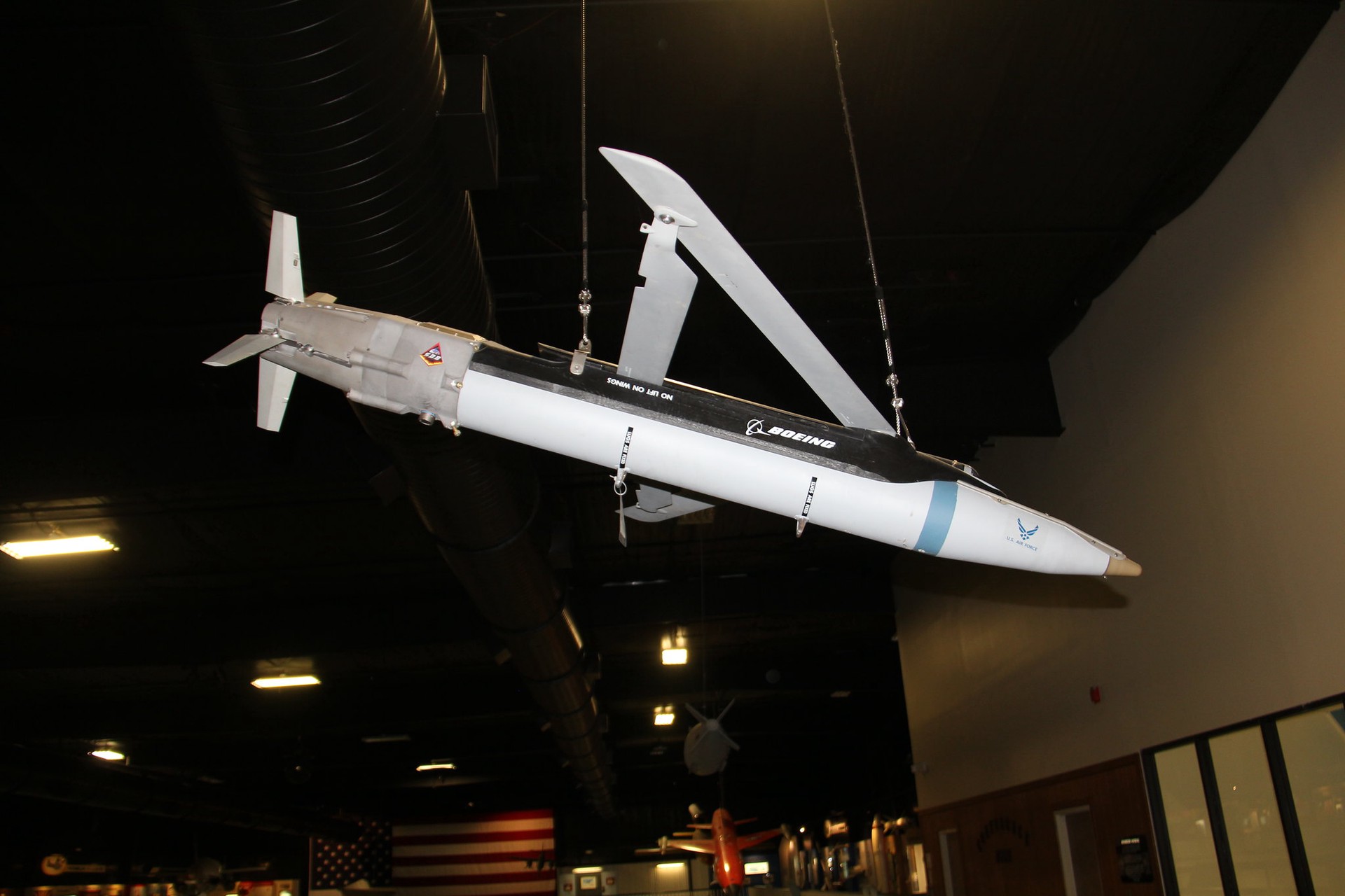 США согласились продать Польше 1400 высокоточных авиабомб GBU-39 на $180 млн