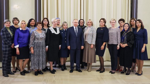 Мужчина и женщины: как прошла встреча Путина с матерями мобилизованных