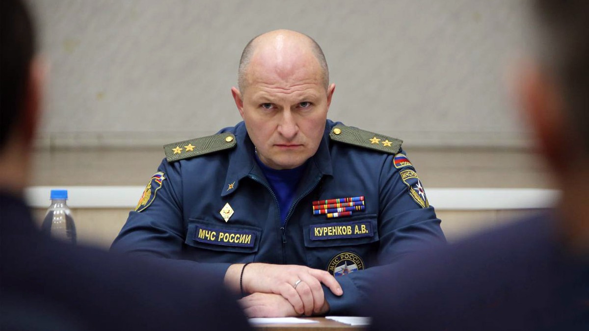 Путин поручил главе МЧС организовать помощь людям в зоне затопления Херсонской области