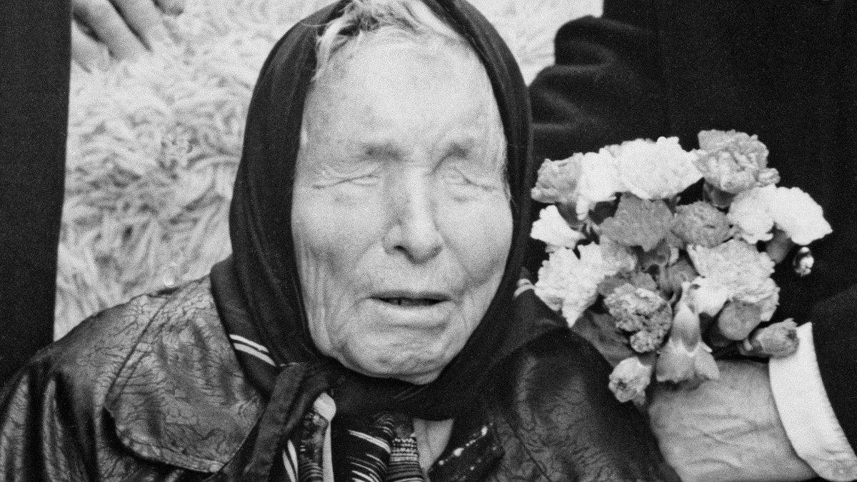 К бабке не ходил: как к нам вернулись пророчества Ванги