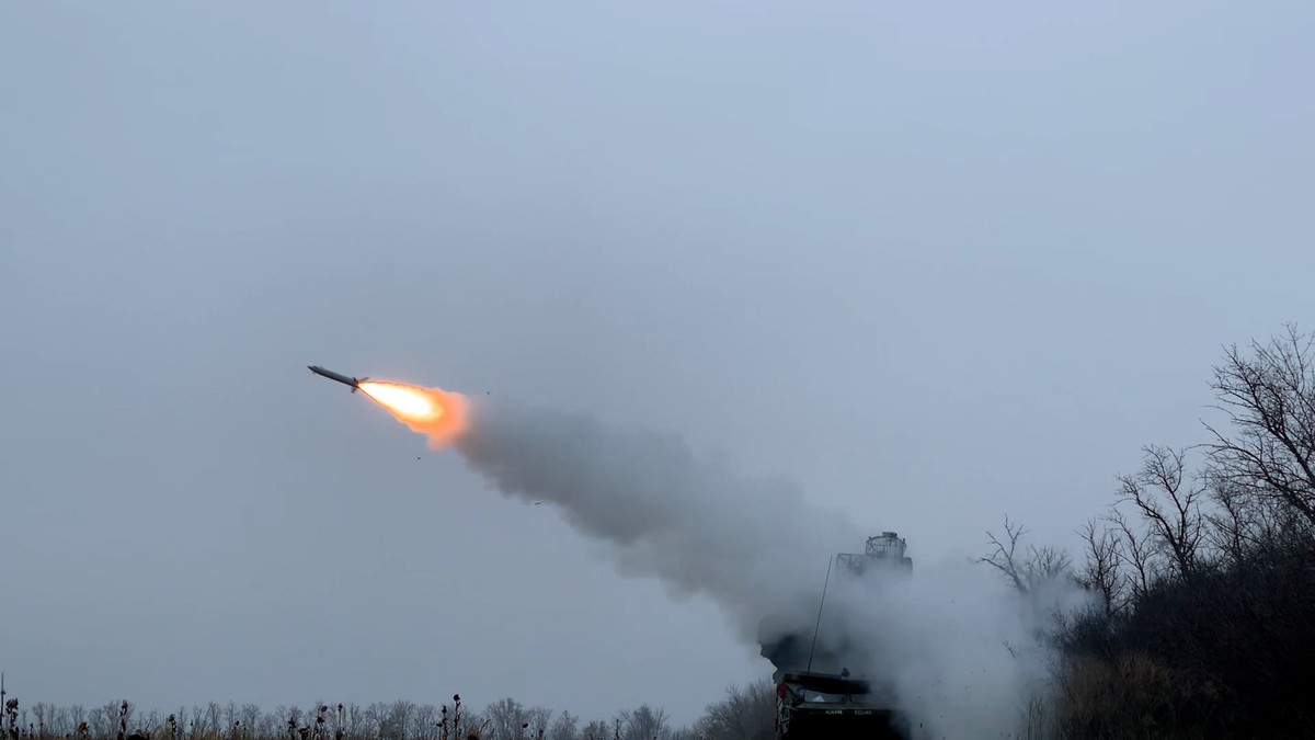 MWM: российские войска ракетой «Корнет» массово уничтожают западные танки