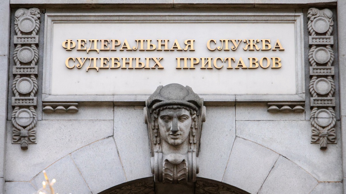 Приставы передали Минобороны 190 тыс. единиц изъятой техники