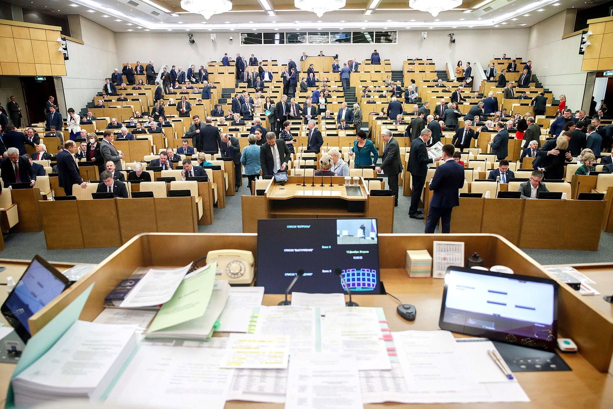 Госдума бессрочно отложила вопрос о признании водительских прав граждан Армении для работы в России