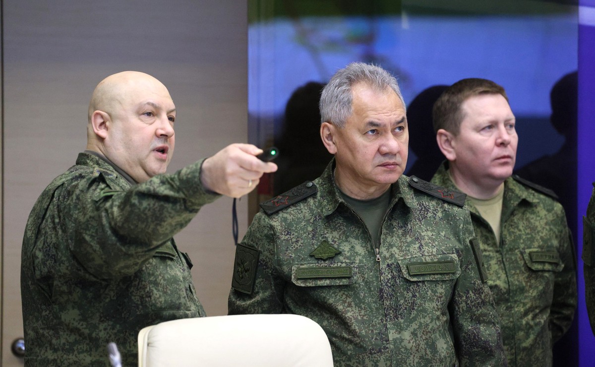 Пригожин заявил, что в принятии решения о начале боев за Артемовск участвовал Суровикин