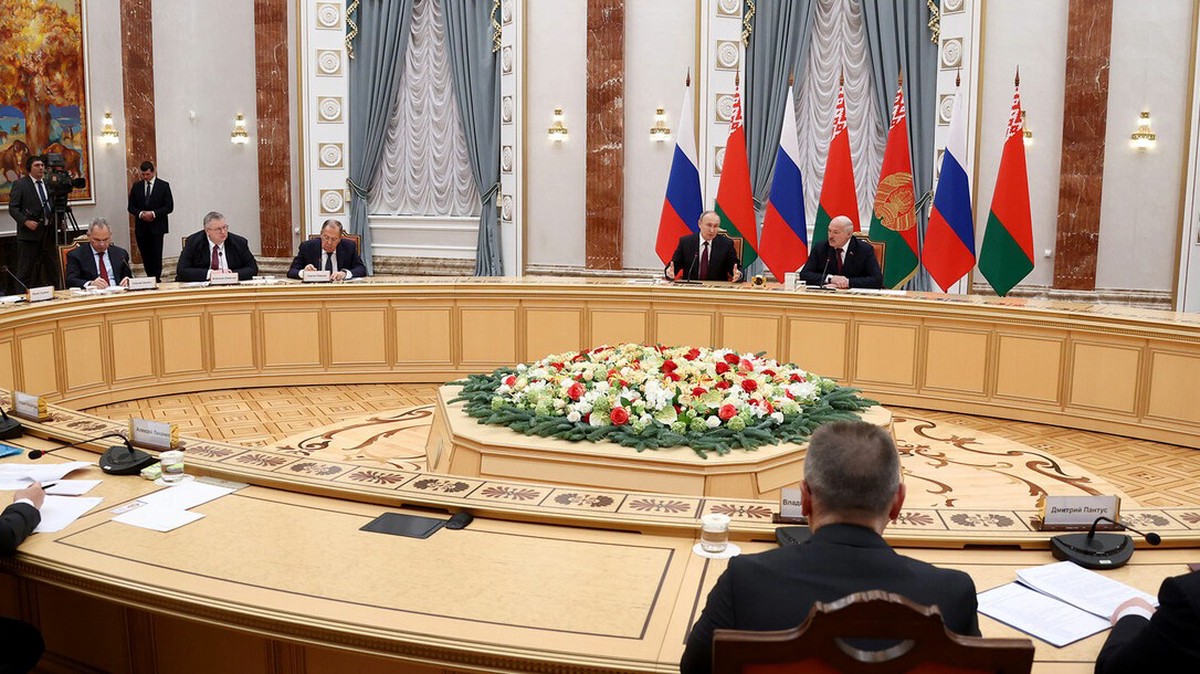 В Минске завершились переговоры Путина и Лукашенко в расширенном составе