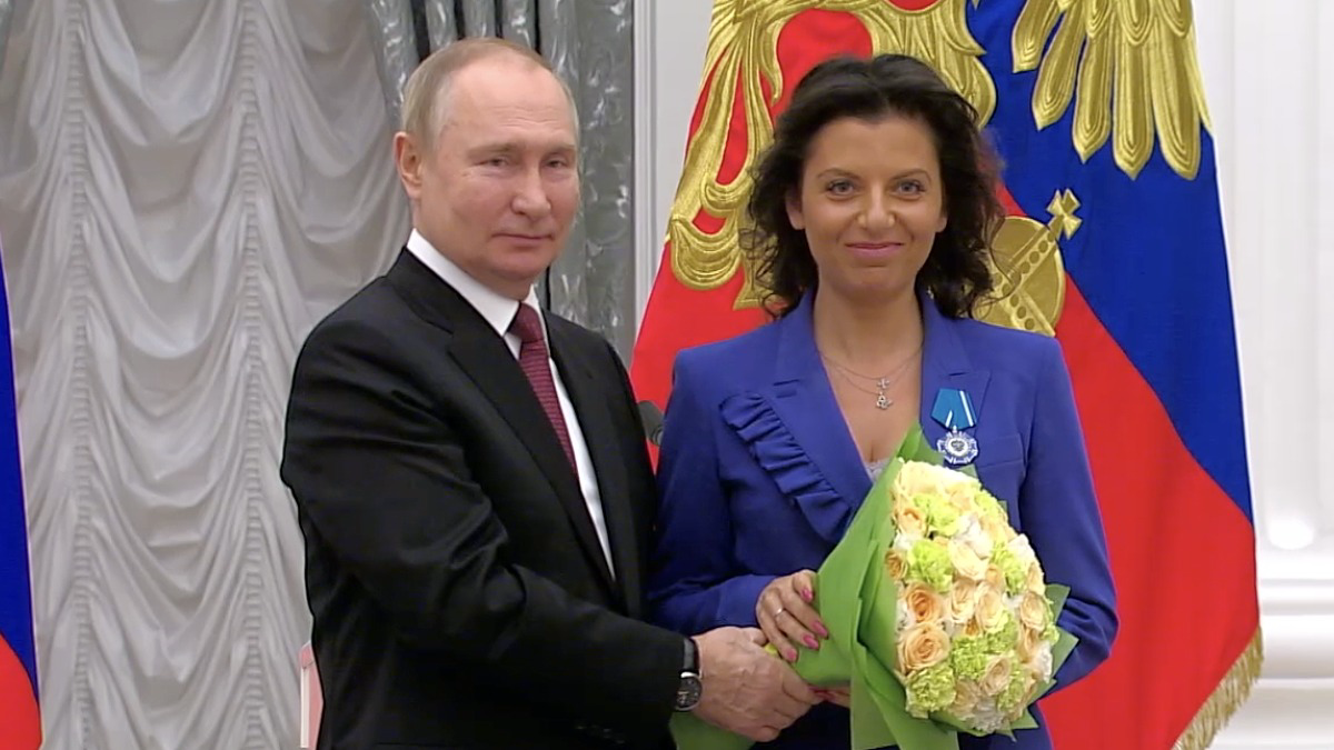 Симоньян поблагодарила Путина за защиту жителей Донбасса: «Спасибо, что вы мочите людоедов»