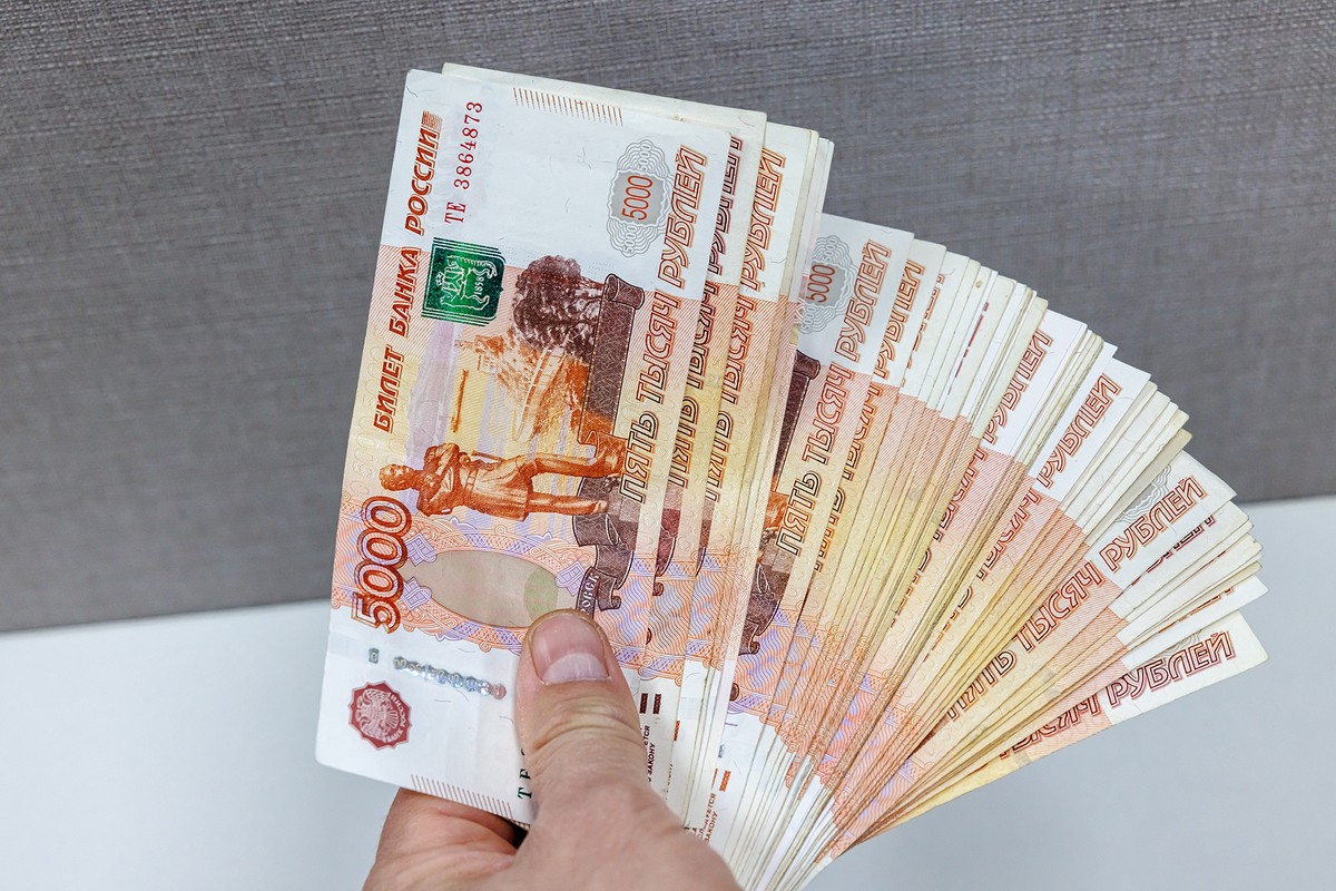 В Госдуму внесли законопроект о лишении свободы за взятки до 10 тысяч рублей