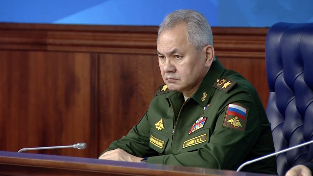 Шойгу призвал модернизировать военкоматы и провести цифровизацию баз данных