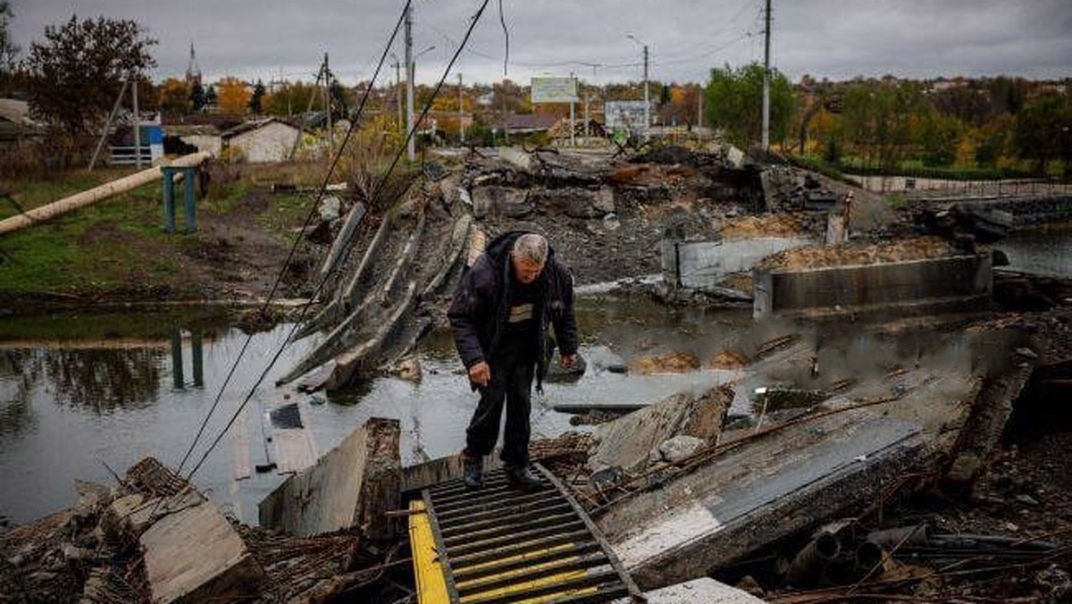 Украинские диверсанты подорвали пешеходный мост в Запорожской области