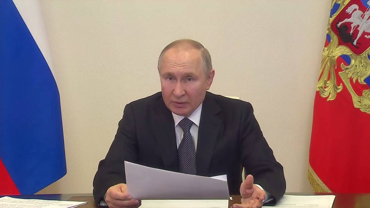 Путин сообщил, что сделал прививку от гриппа