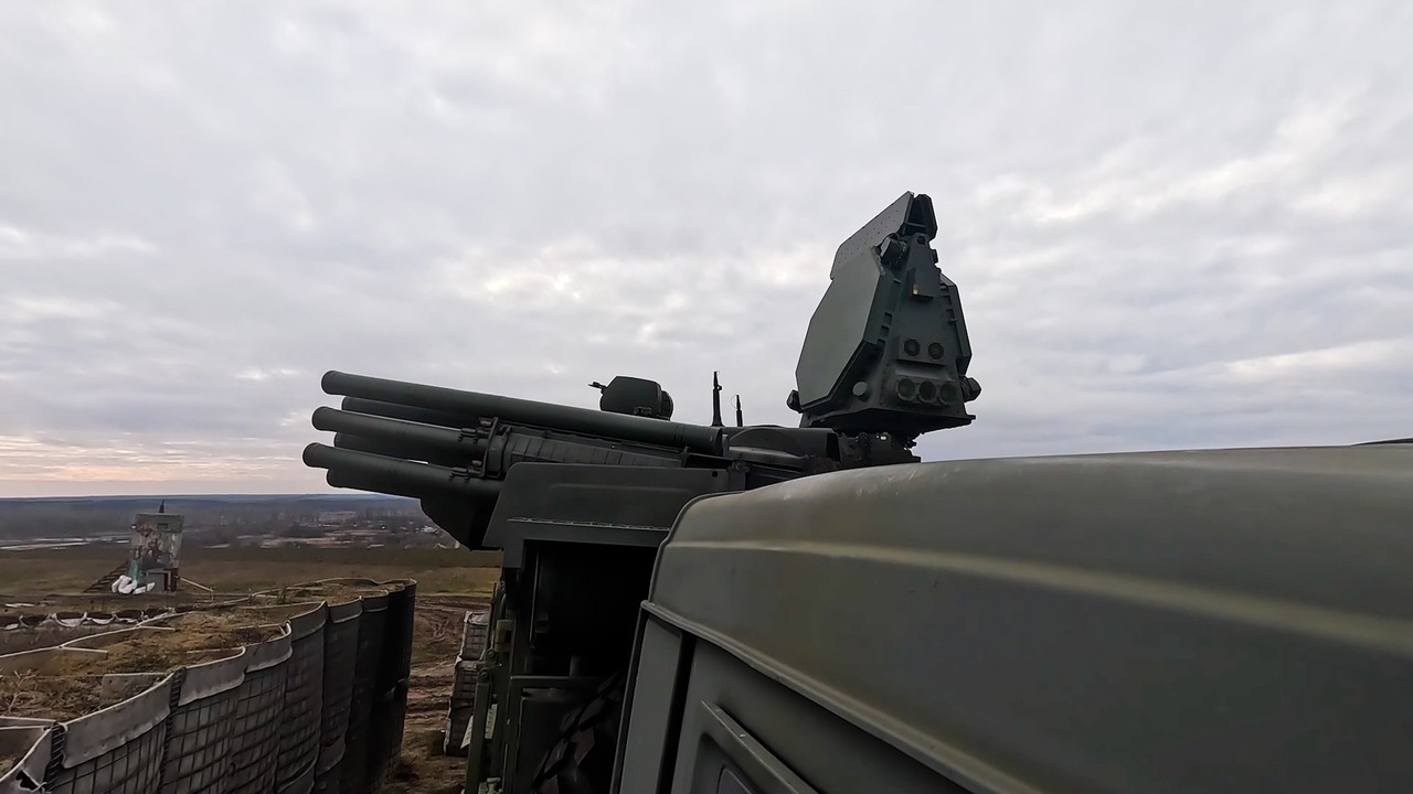 Российская ПВО сбила беспилотник над белгородским селом