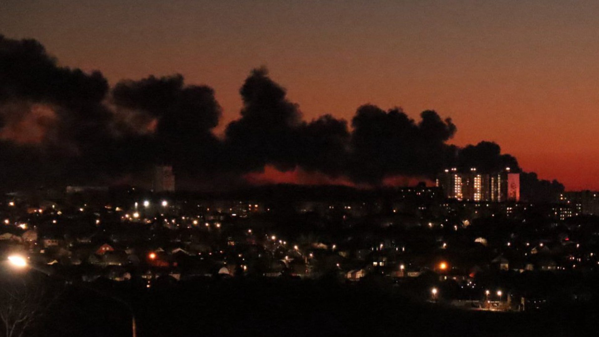 Старовойт: нефтенакопитель горит после атаки беспилотника ВСУ в районе курского аэродрома