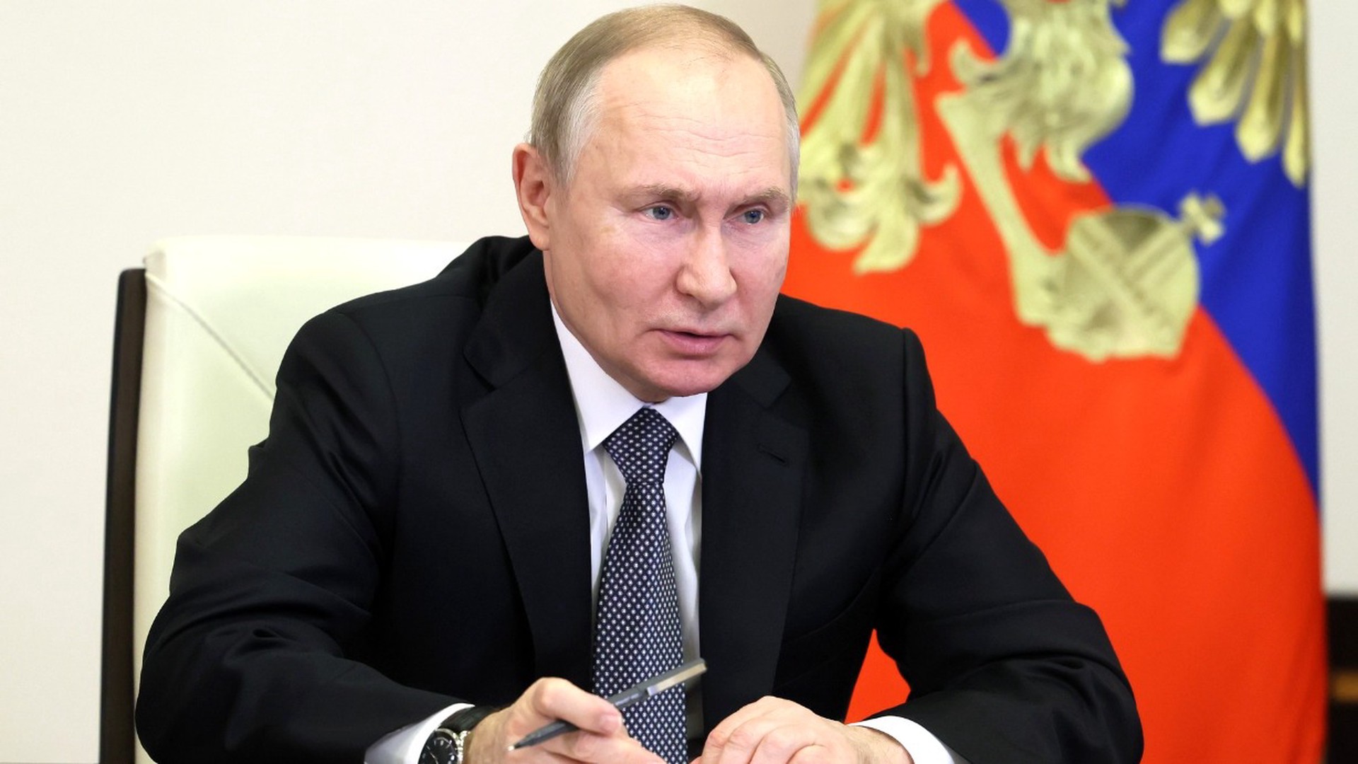Путин заявил, что попытка сломить экономику РФ западными санкциями провалилась