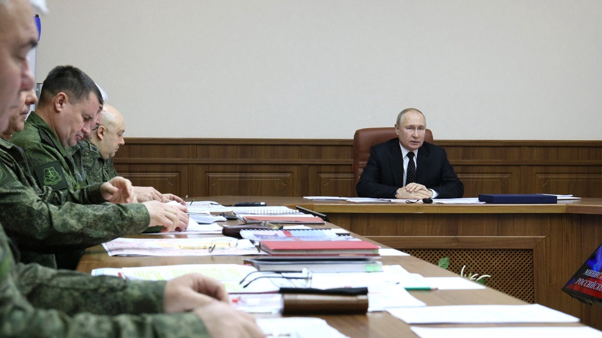 Появились кадры посещения Путиным командного пункта СВО в Ростове-на-Дону