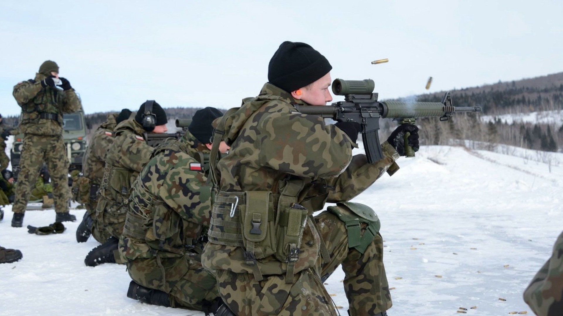 Армия Польши набирает добровольцев для обучения военному делу