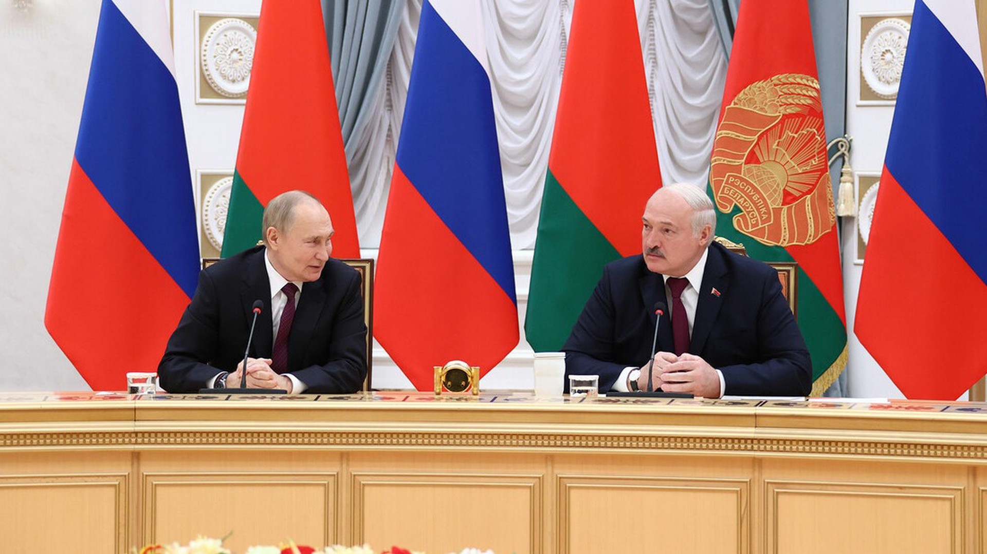 Лукашенко подтвердил, что завтра проведёт встречу с Путиным