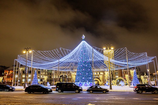 Фото: как Москву украсили к праздникам