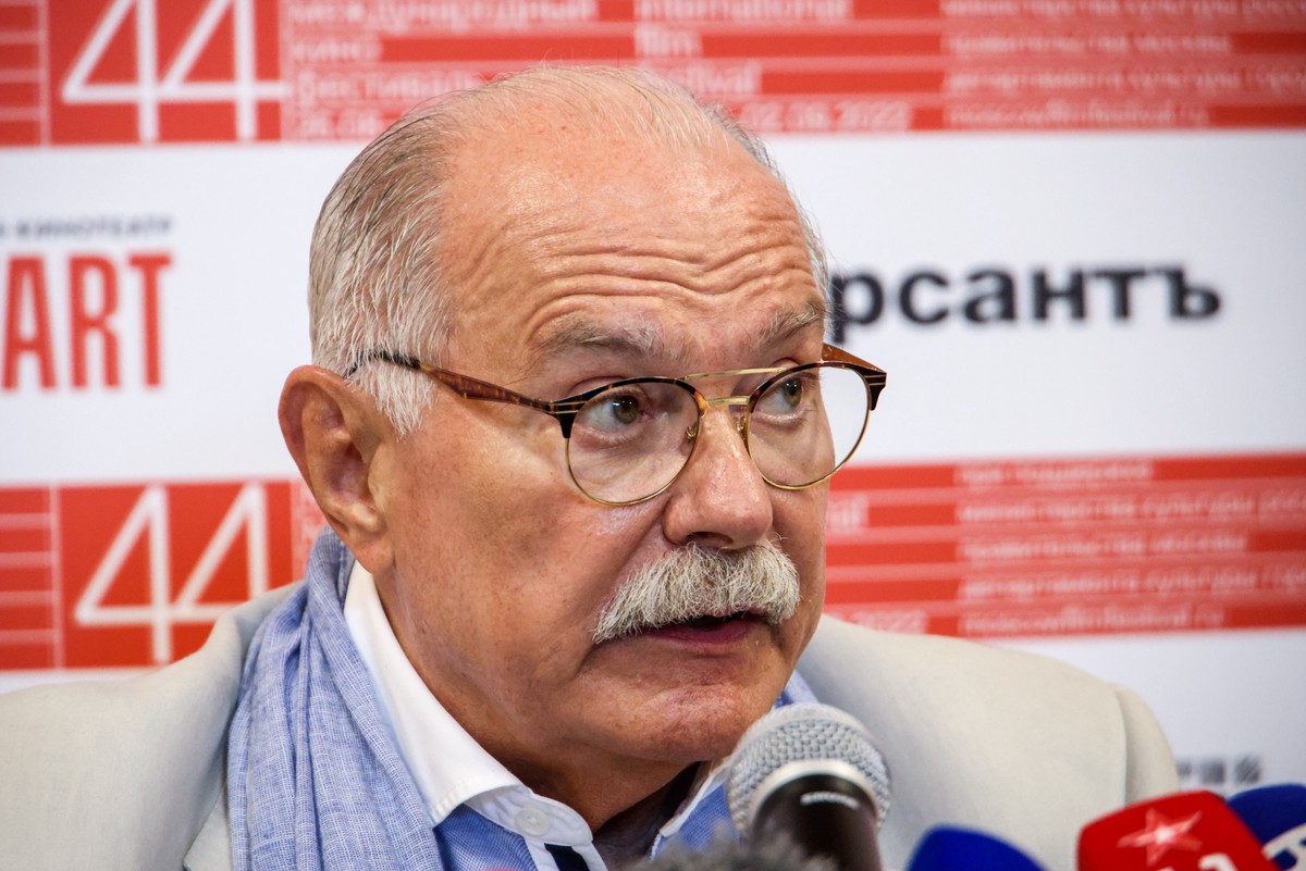 Михалков заявил, что Пугачёва в случае возвращения в Россию уже не вернёт свой статус
