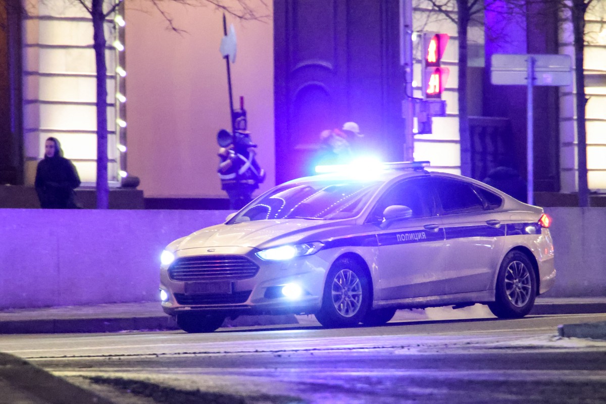 Грузовик въехал в стену жилого дома на юго-востоке Москвы