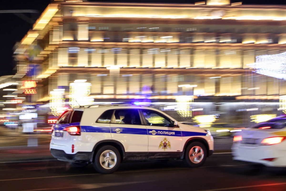 СМИ сообщают о стрельбе у отделения банка в центре Москвы