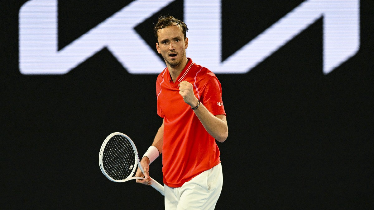 Даниил Медведев вышел во второй круг Australian Open 