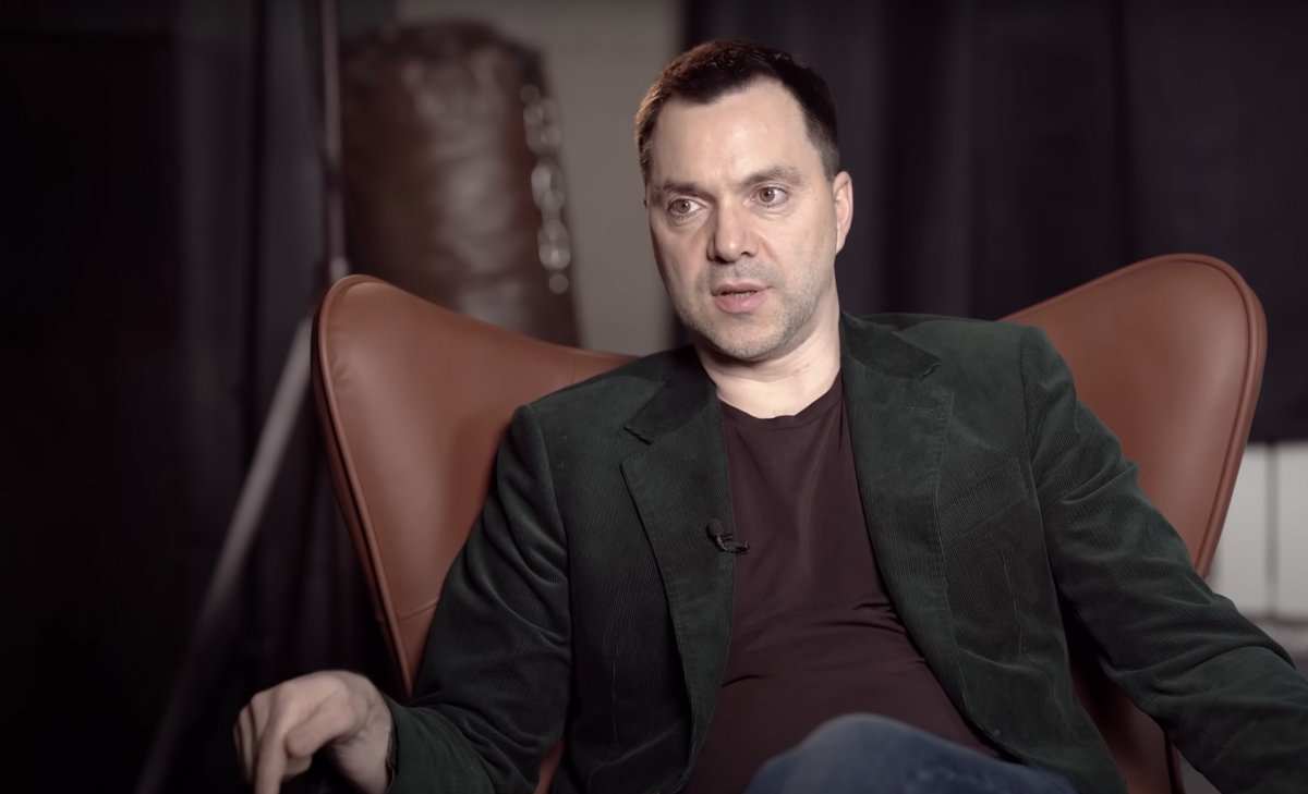 Арестович*: По обсуждаемой формуле Зеленский уйдёт в отставку после перемирия