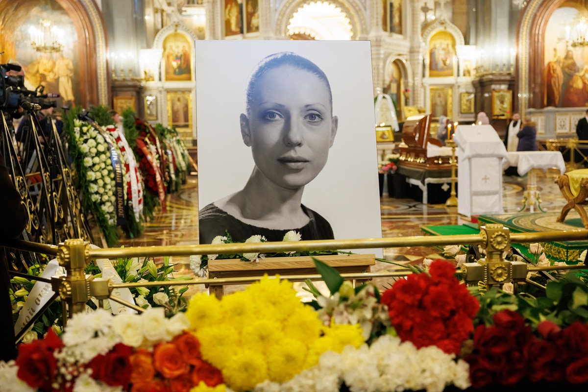«Ленком» четыре года не может установить памятник Инне Чуриковой