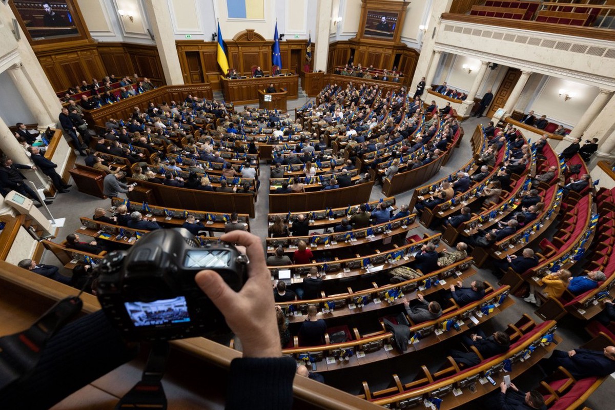 В Раде признали, что Украина потеряла часть суверенитета 