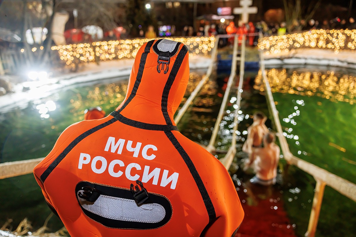 Спасатель Штыб рассказал, как понять, правильно ли оборудована крещенская купель