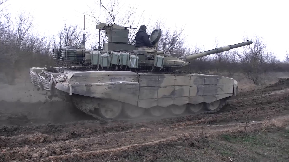 «Ростех»: Танк Т-90 доказал сверхнадёжность и ремонтопригодность на спецоперации
