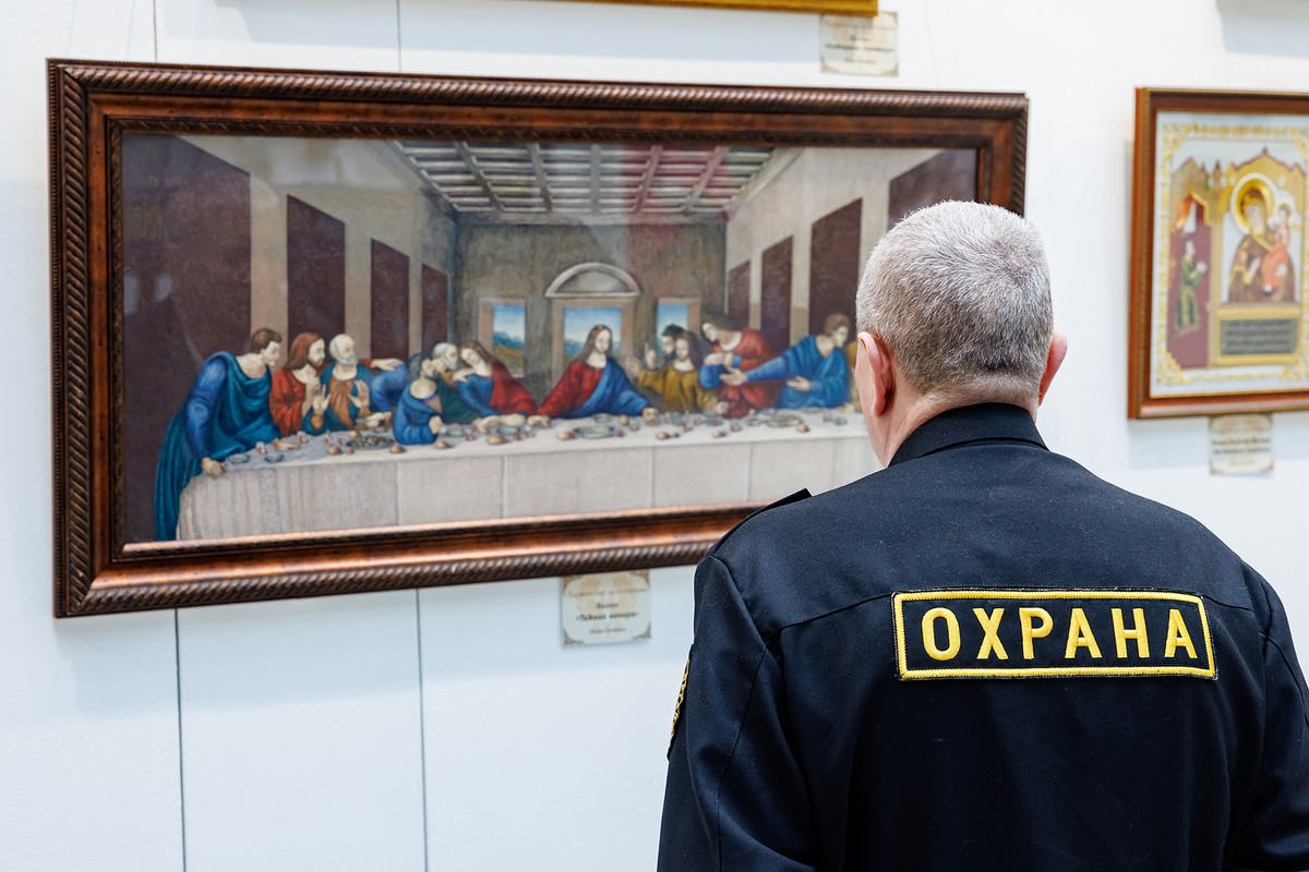 Рано сдаёт охрану: какие профессии скоро умрут