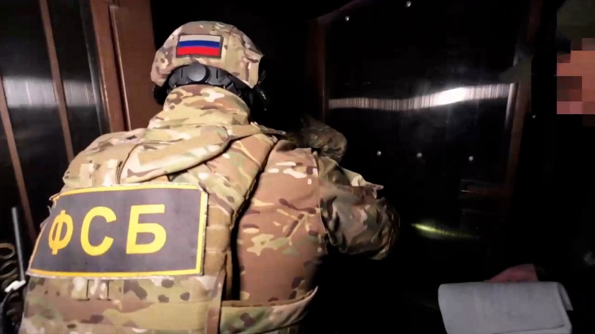 ФСБ задержала украинца, готовившего теракт против высокопоставленного российского офицера