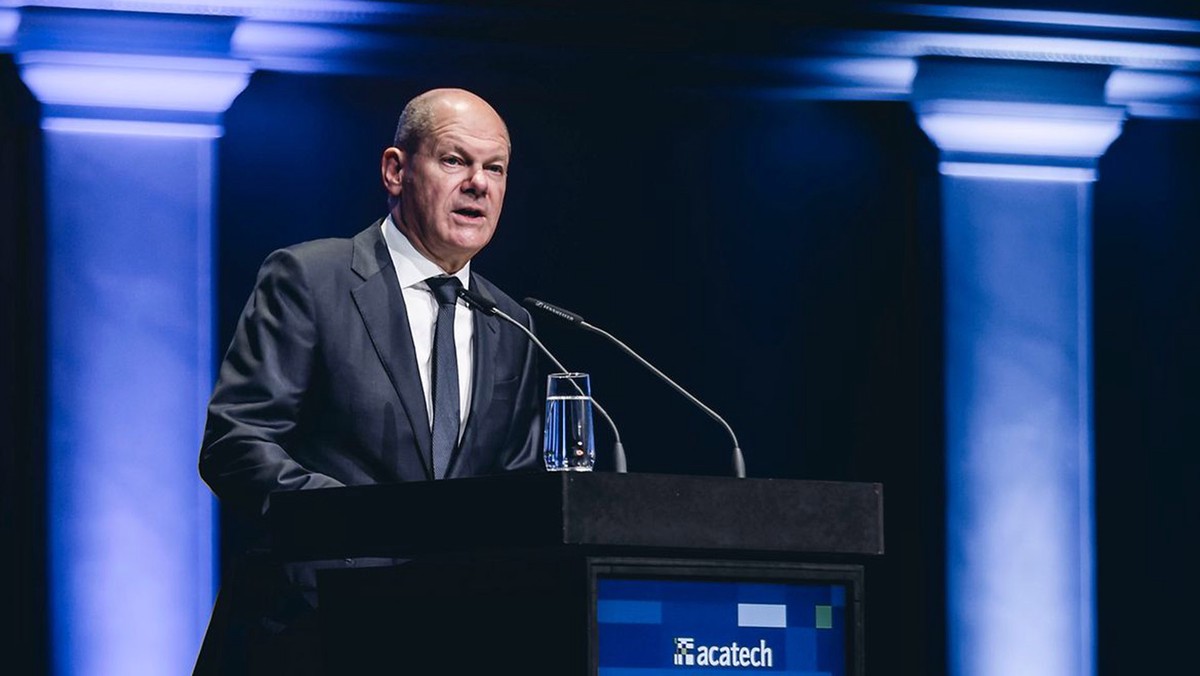 Focus: Шольц показал слабость, отказавшись от рукопожатия с Лавровым на саммите G20