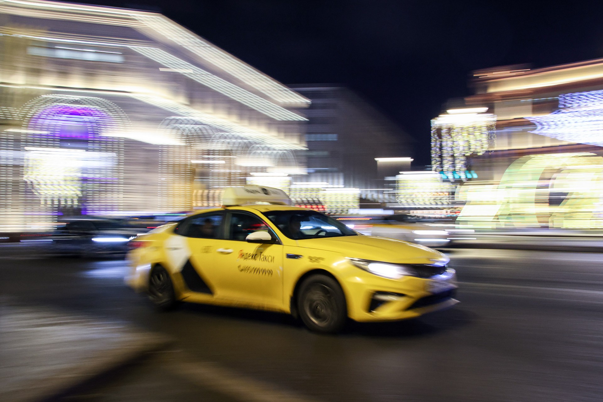 Автоэксперт рассказал, как можно сократить стоимость такси в России