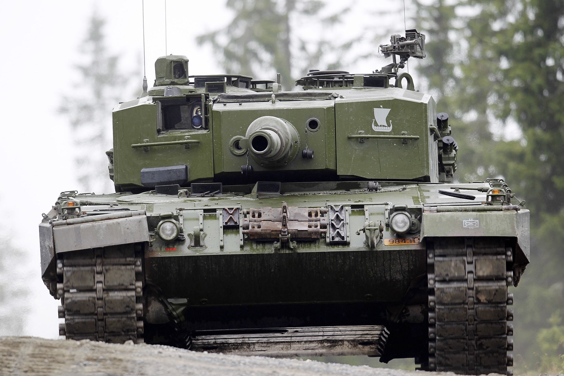 В Кремле заявили, что отправка Украине танков не сулит ничего хорошего для отношений России и Германии