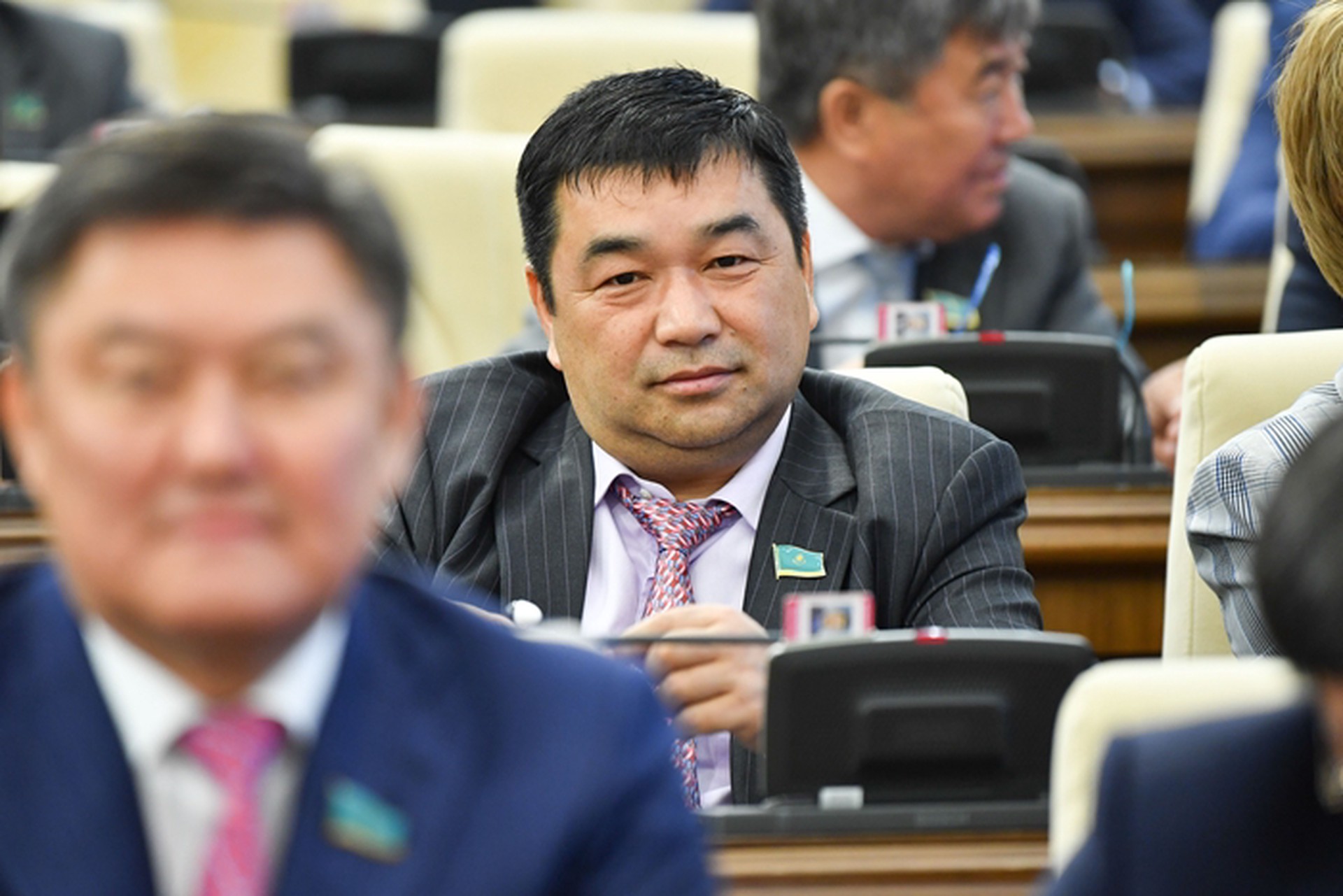 Казахстанский депутат, которого уволили за поддержку СВО, предостерег Казахстан от украинского сценария