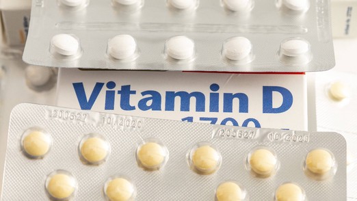 Как принимать витамин D в зимнее время и какую его форму выбрать