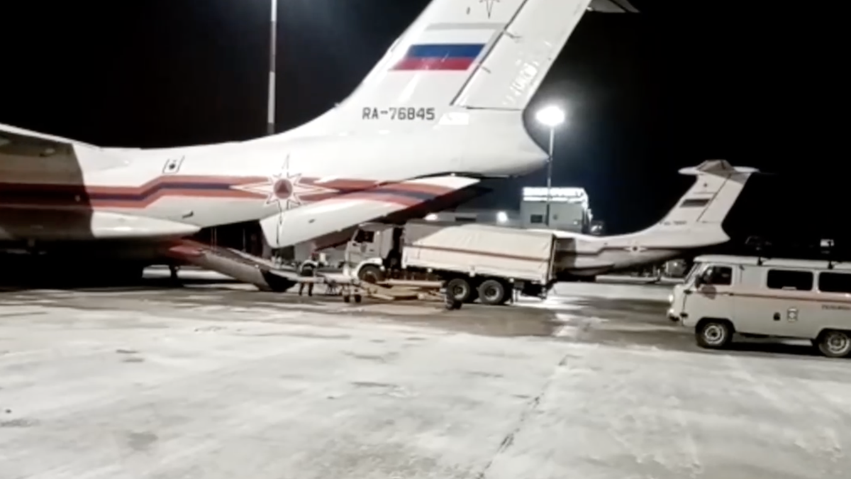 В Турцию вылетели российские спасатели