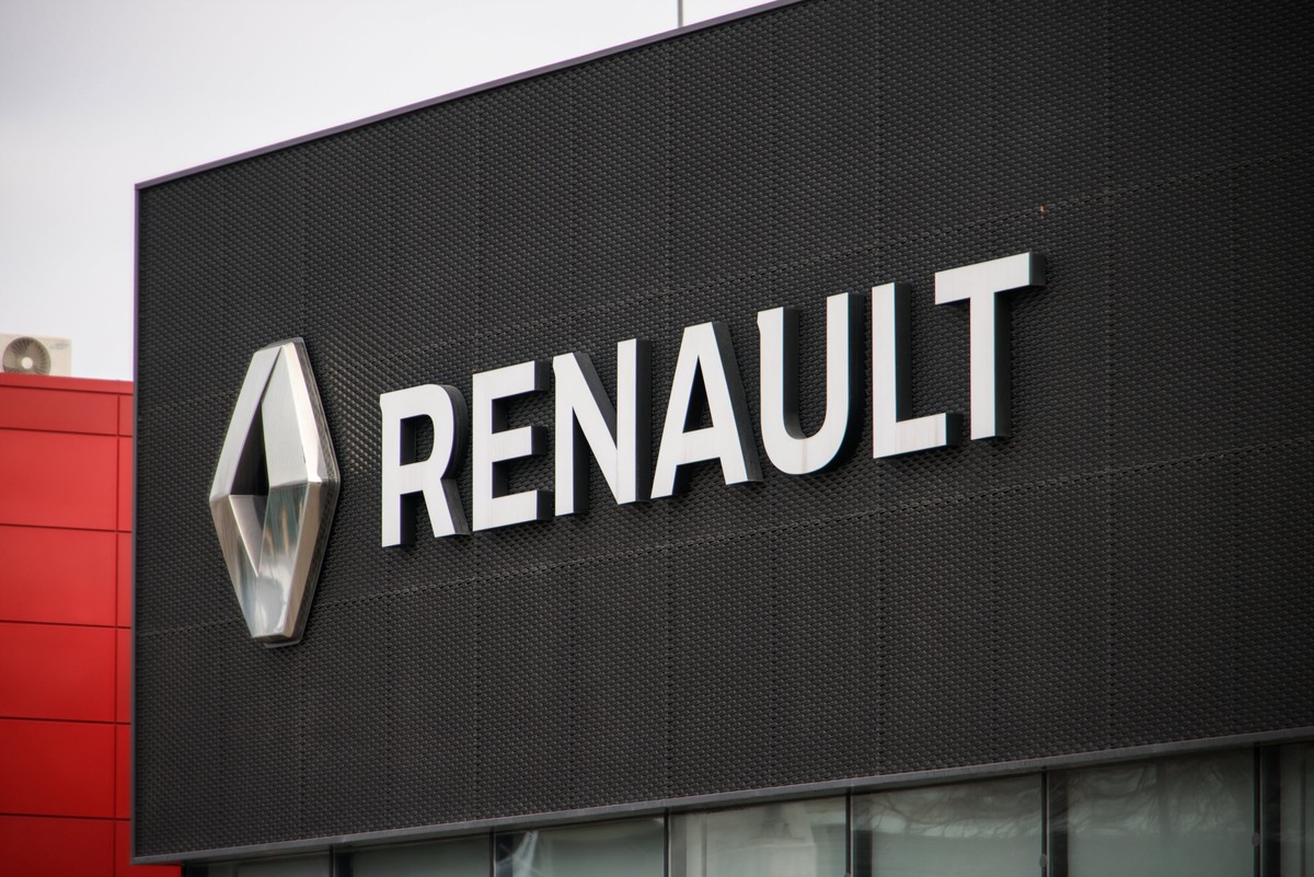Мантуров назвал условия возвращения Renault в Россию