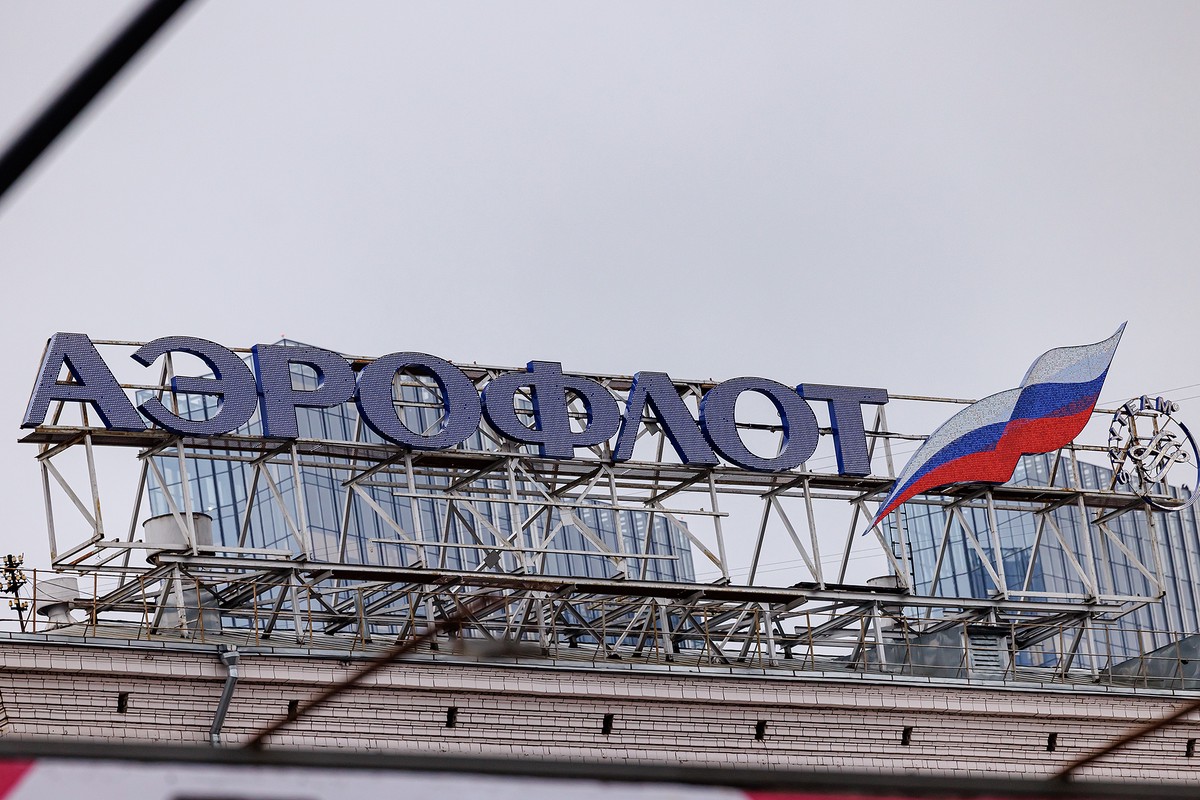 «Аэрофлот» отменяет и задерживает рейсы в нескольких аэропортах России из-за сбоя