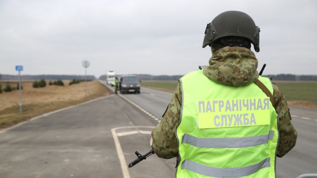 Погранслужба Украины: Мужчины в прицепе грузовика пытались перебраться в Молдавию