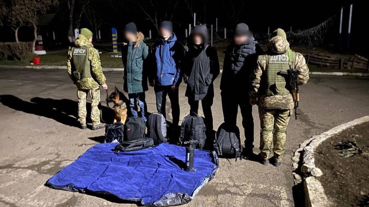 Четверо украинцев пытались сбежать в Румынию на матрасе