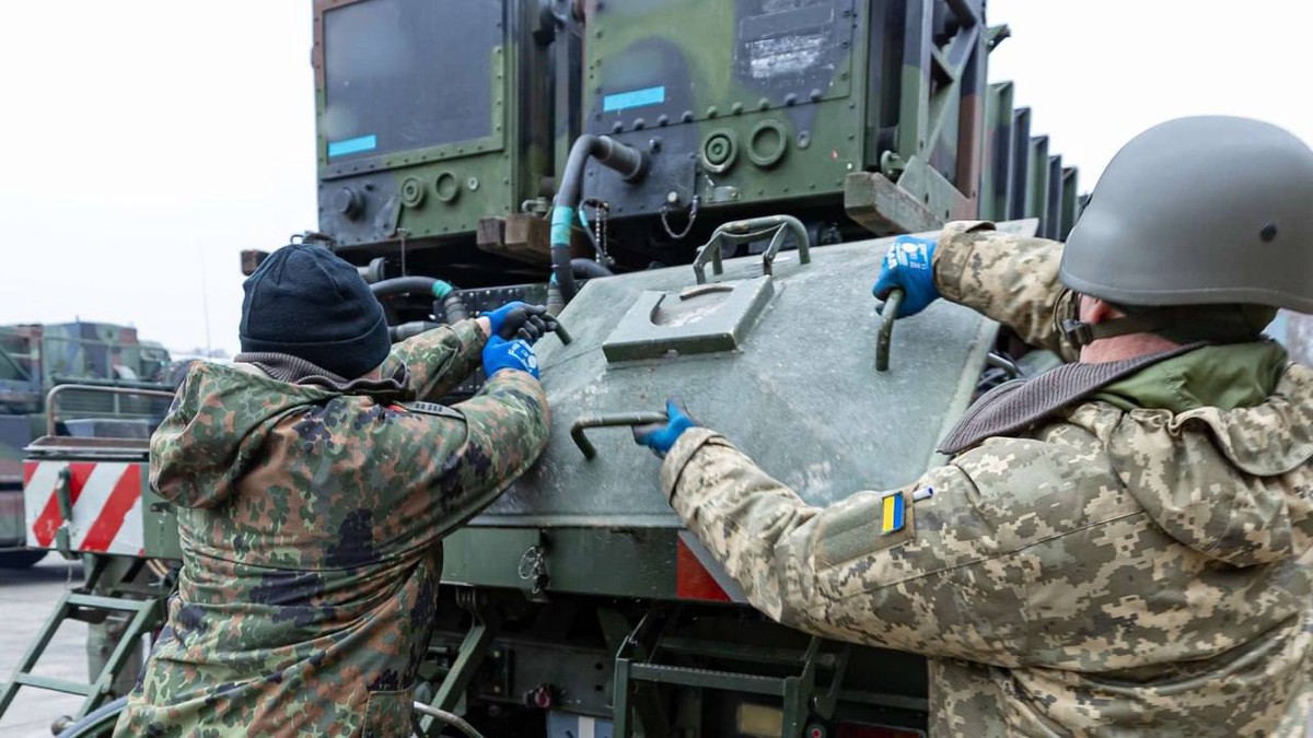 Военный эксперт сравнил американское и российское вооружение