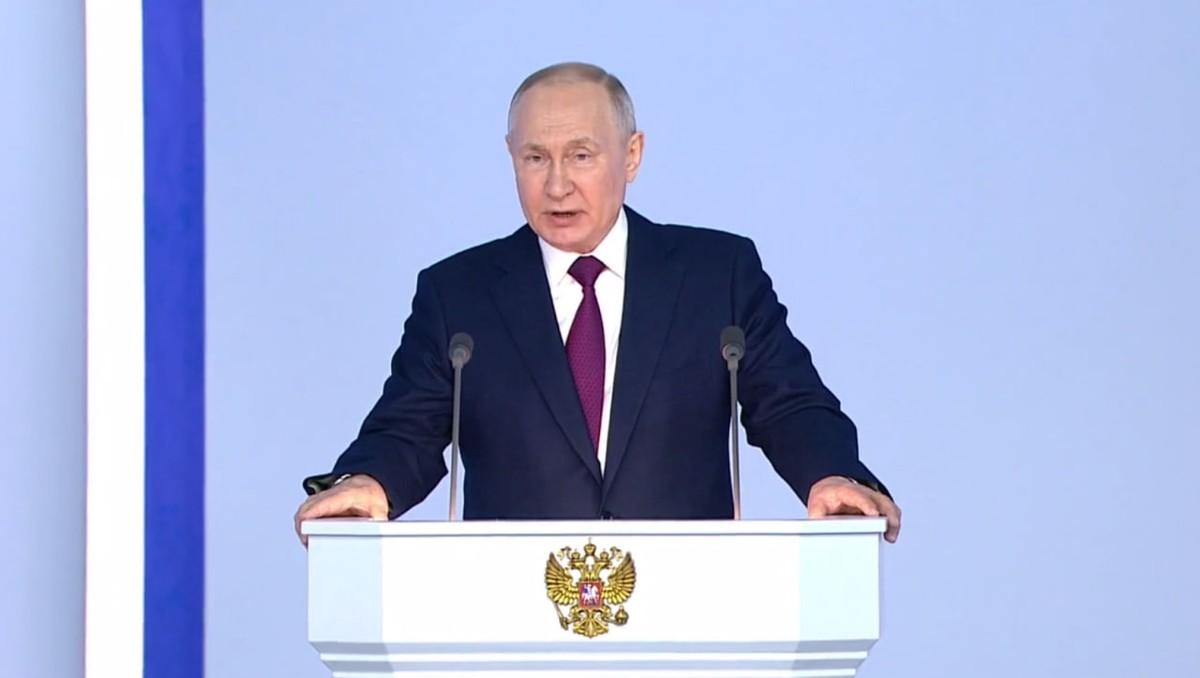 Путин заявил, что Россия делала всё возможное для решения украинского конфликта мирным путём 